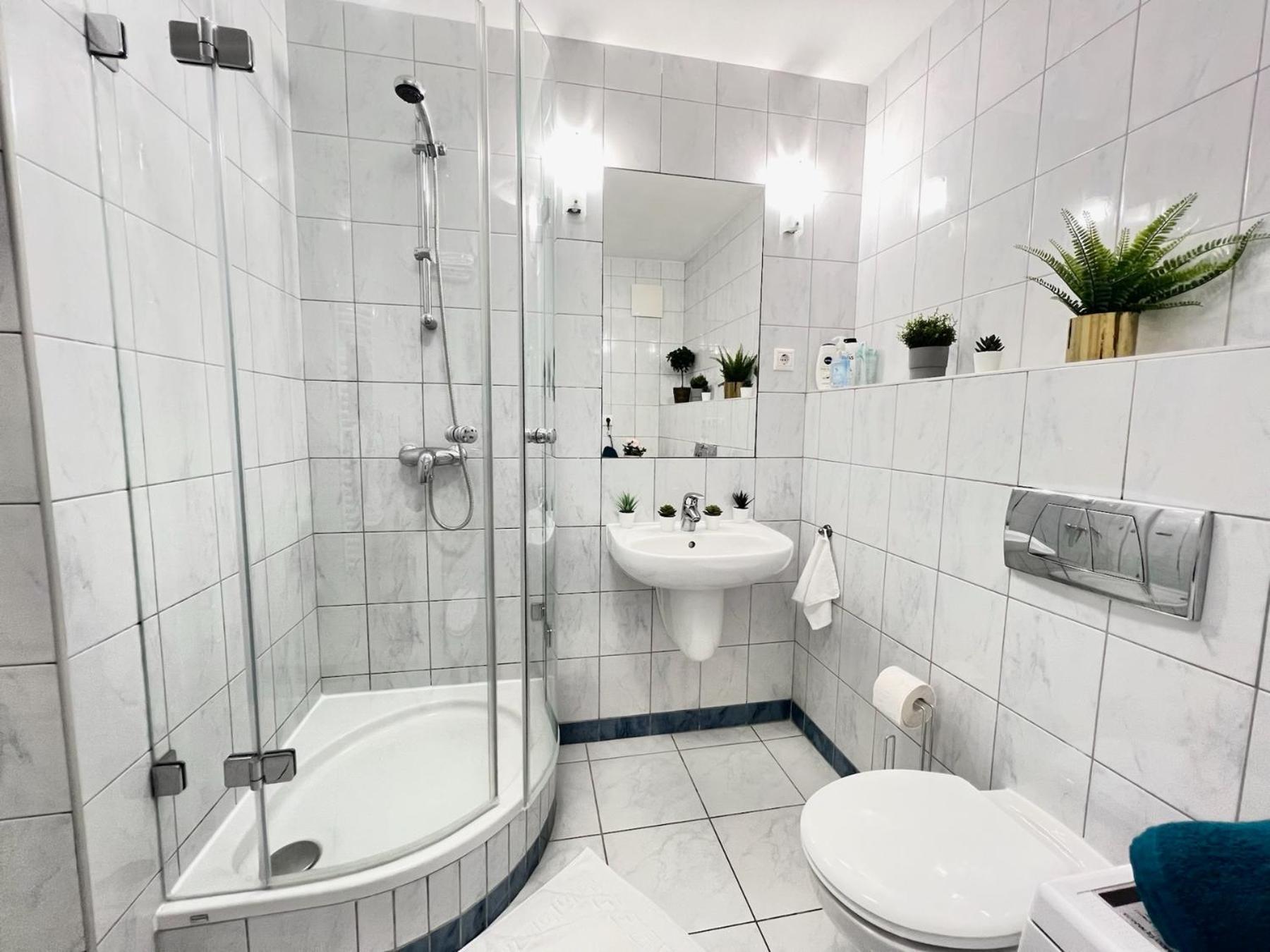 Luxury With A Beautiful View Of The Danube, Free - Wellness And Car Parking In The Center Of The Apartamento